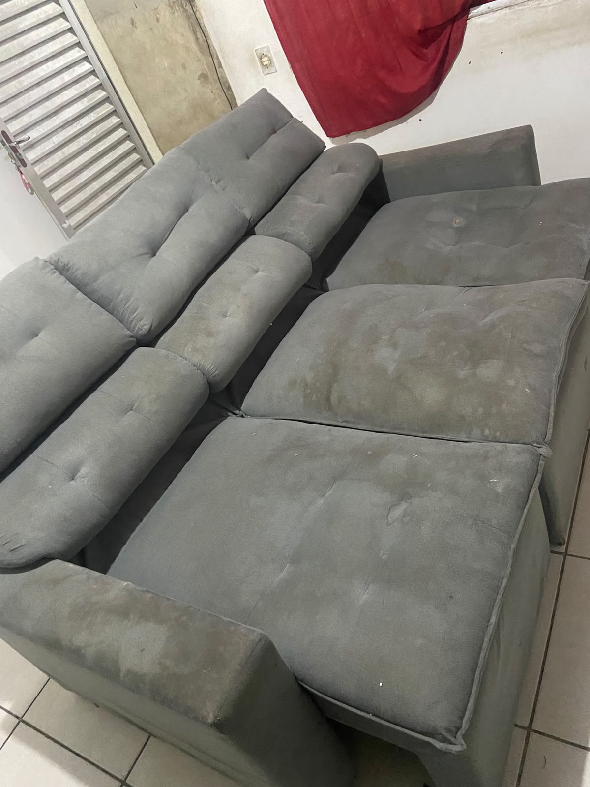 Antes do serviço de Bello Sofá Clean